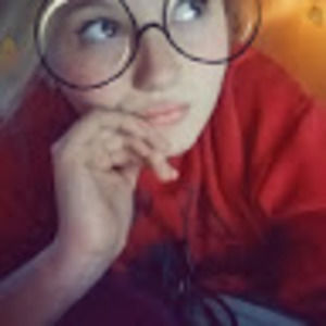 Meet your Posher, Caitlin